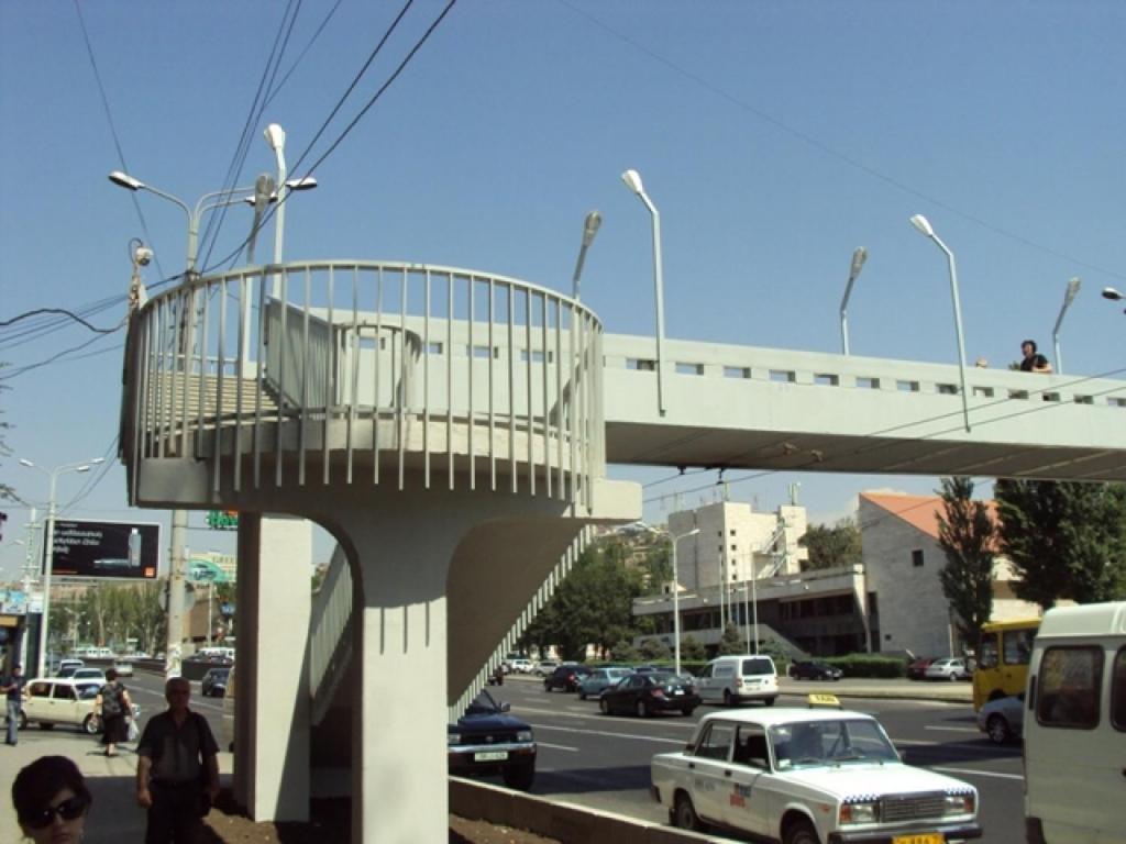 Sunny Apartment In The Center 耶烈万 外观 照片
