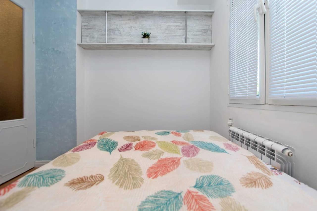 Sunny Apartment In The Center 耶烈万 外观 照片