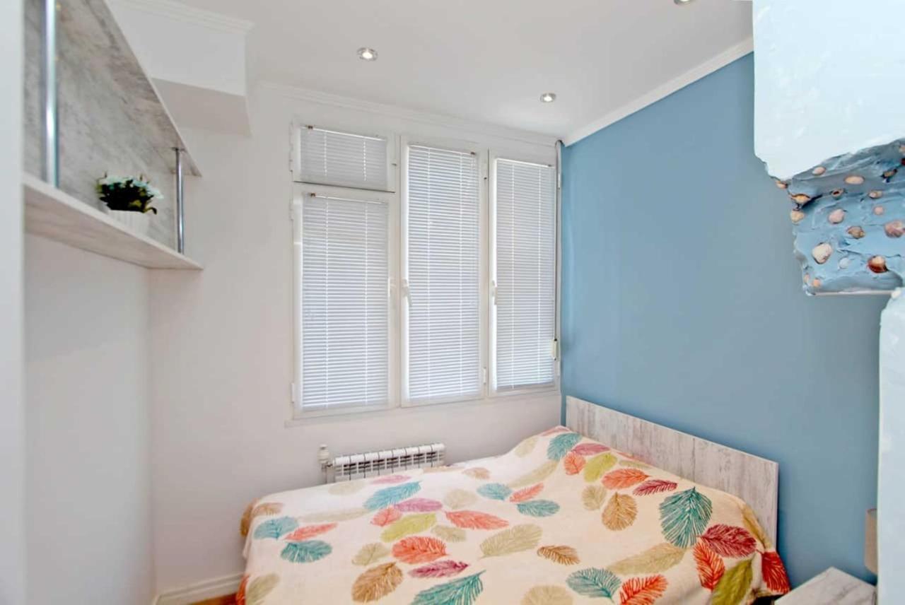 Sunny Apartment In The Center 耶烈万 外观 照片