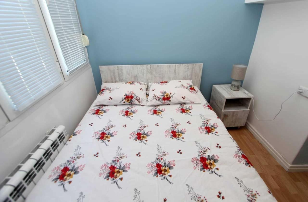 Sunny Apartment In The Center 耶烈万 外观 照片
